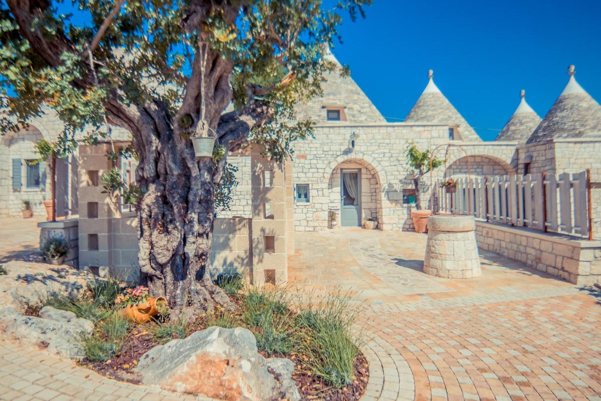 Villa Navolte Trulli E Quiete Con Piscina Locorotondo Exterior foto