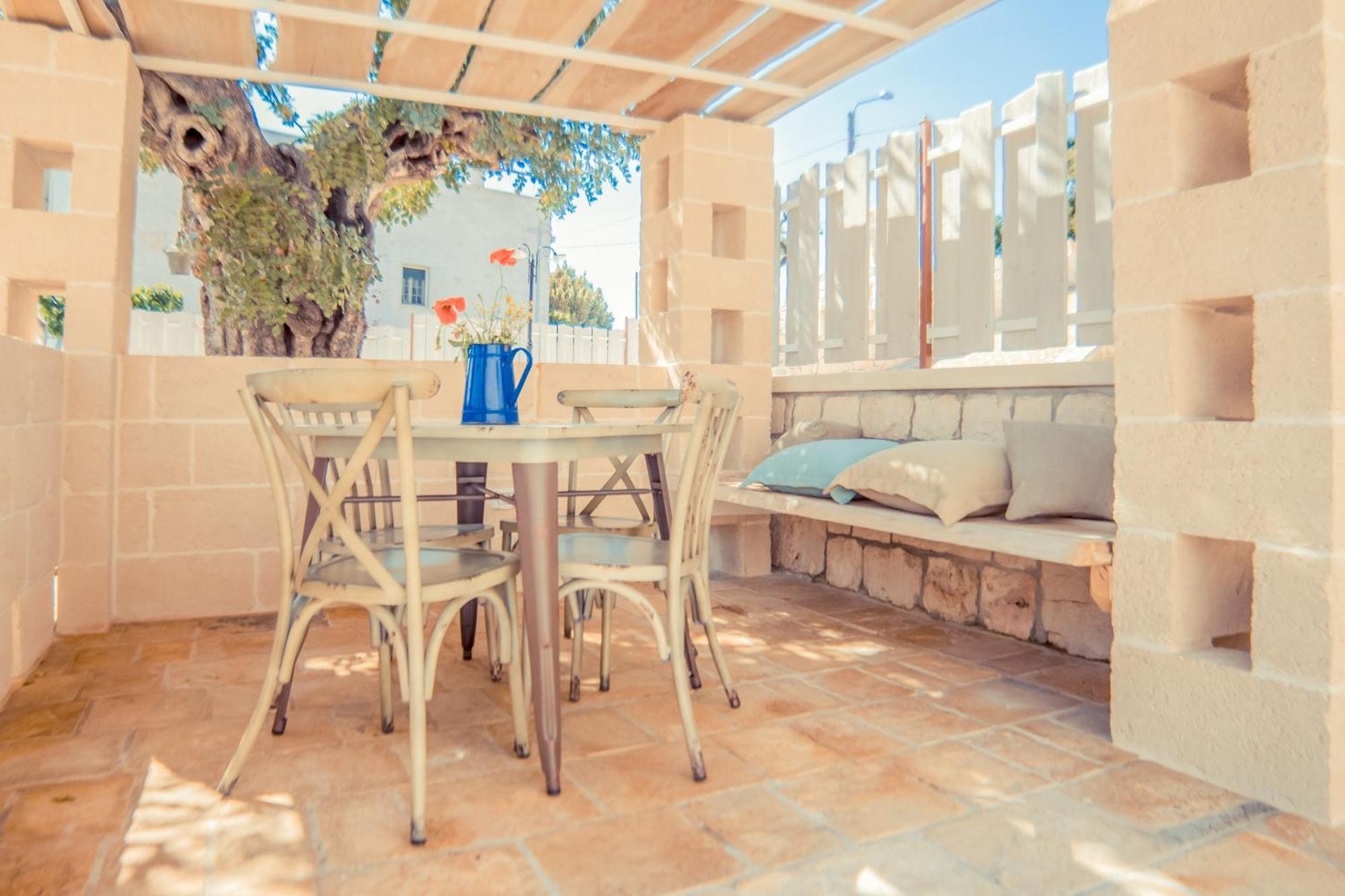 Villa Navolte Trulli E Quiete Con Piscina Locorotondo Exterior foto