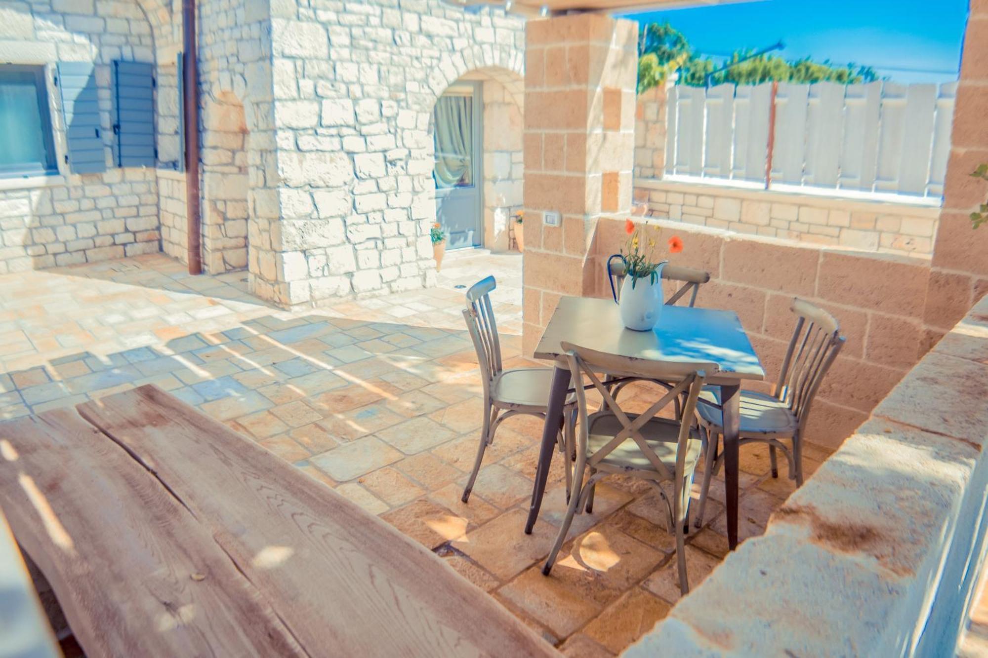 Villa Navolte Trulli E Quiete Con Piscina Locorotondo Exterior foto